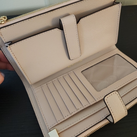 Michael Kors Wristlet - Picture 2 of 4